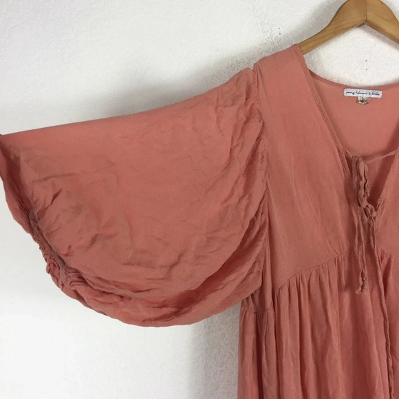 Young Fabulous & Broke Dawn Coral Tiered Oversized Midi Dress Medium - Picture 9 of 16